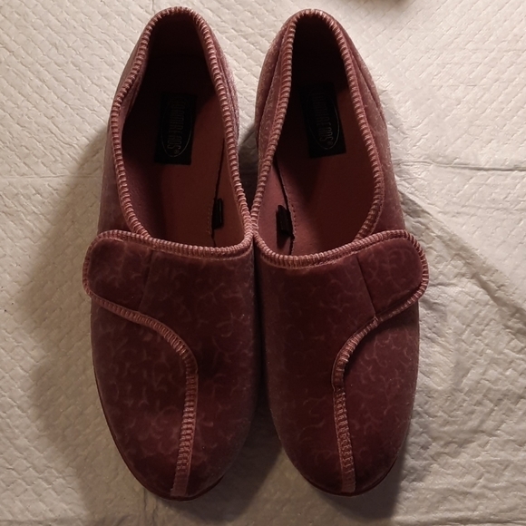 Foamtread Soft Slipon Slippers - Picture 1 of 7